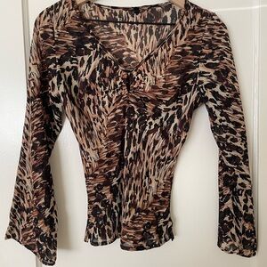 Chic Leopard Print V-Neck Blouse